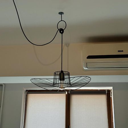 Modern Flat - Apartament Nou Aproape De Spital Si Aeroport Iasi Ngoại thất bức ảnh