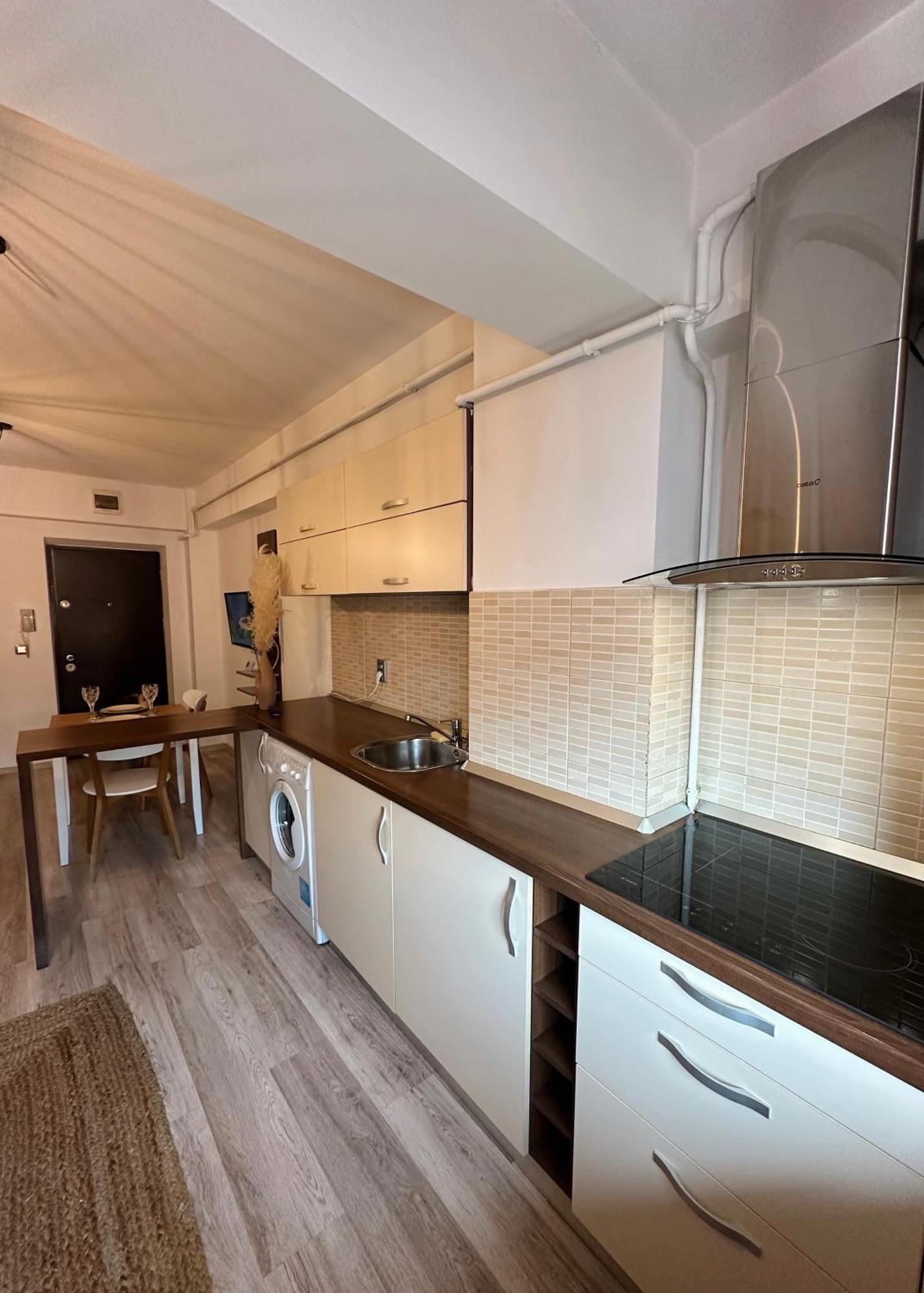 Modern Flat - Apartament Nou Aproape De Spital Si Aeroport Iasi Ngoại thất bức ảnh