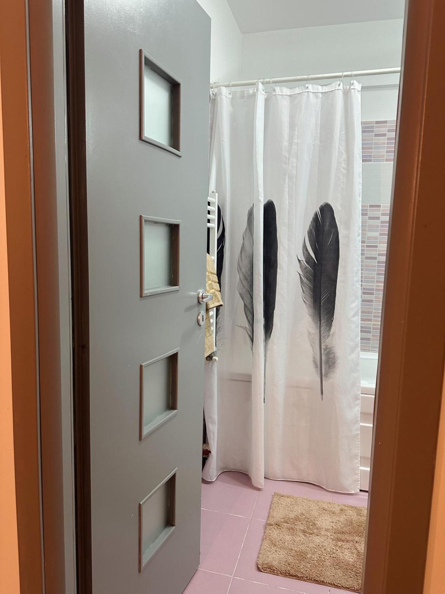 Modern Flat - Apartament Nou Aproape De Spital Si Aeroport Iasi Ngoại thất bức ảnh